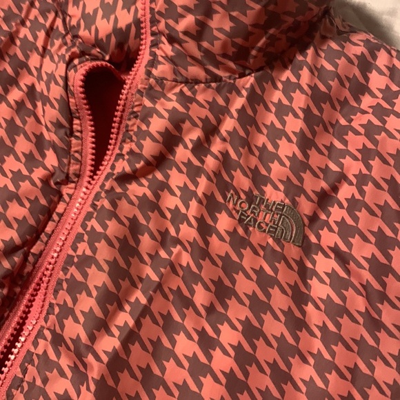 Girls size XXL reversible 550 fill The North Face down filled coat. - Picture 4 of 5